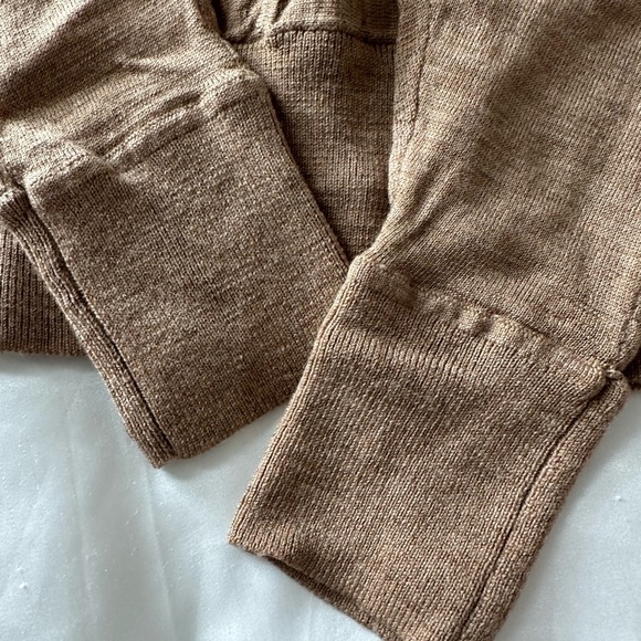 Banana Republic Merino Wool Lightweight Sweater - Picture 5 of 7